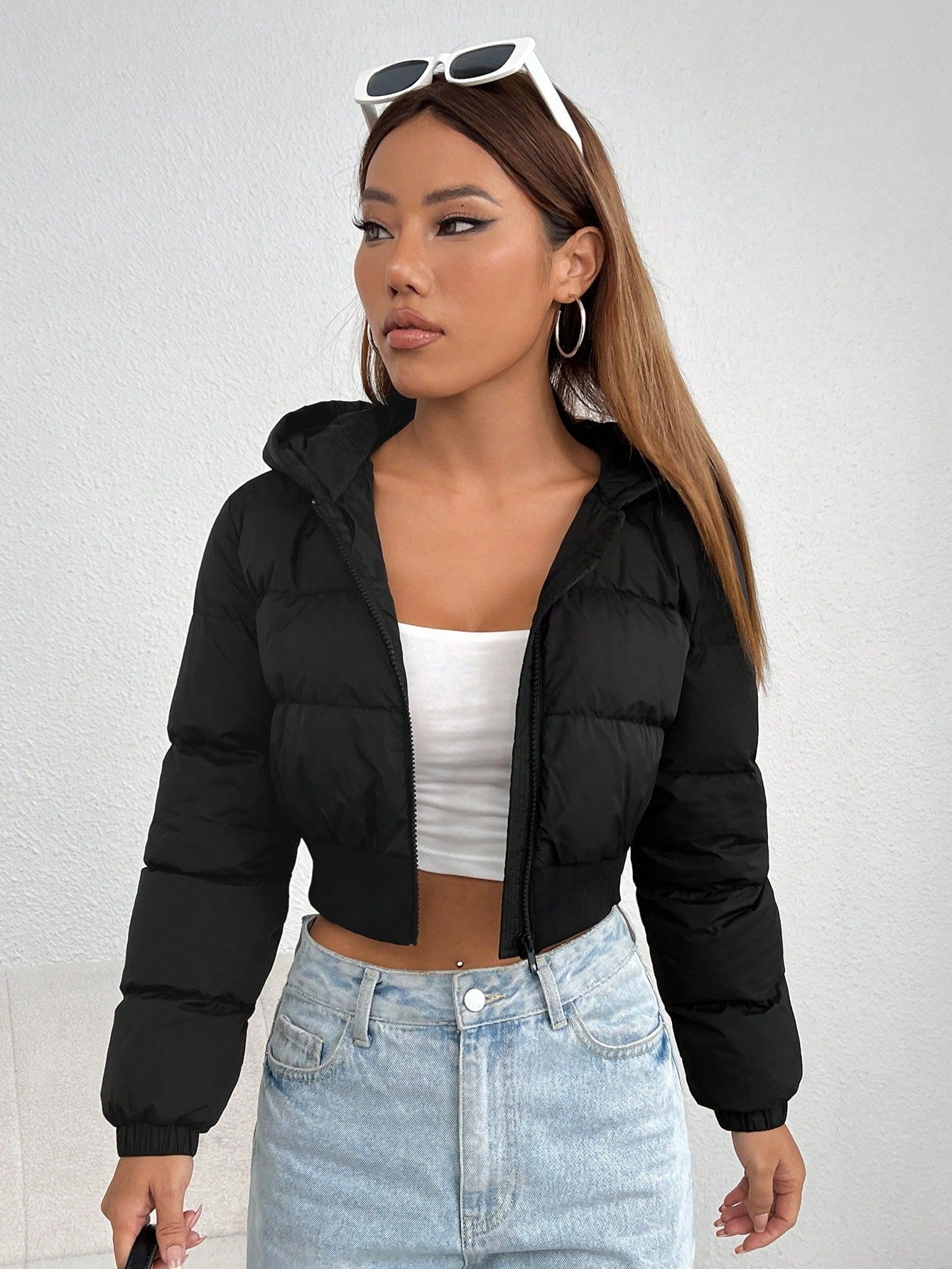 Chic & Cozy: Hooded Puffer Coat in Black