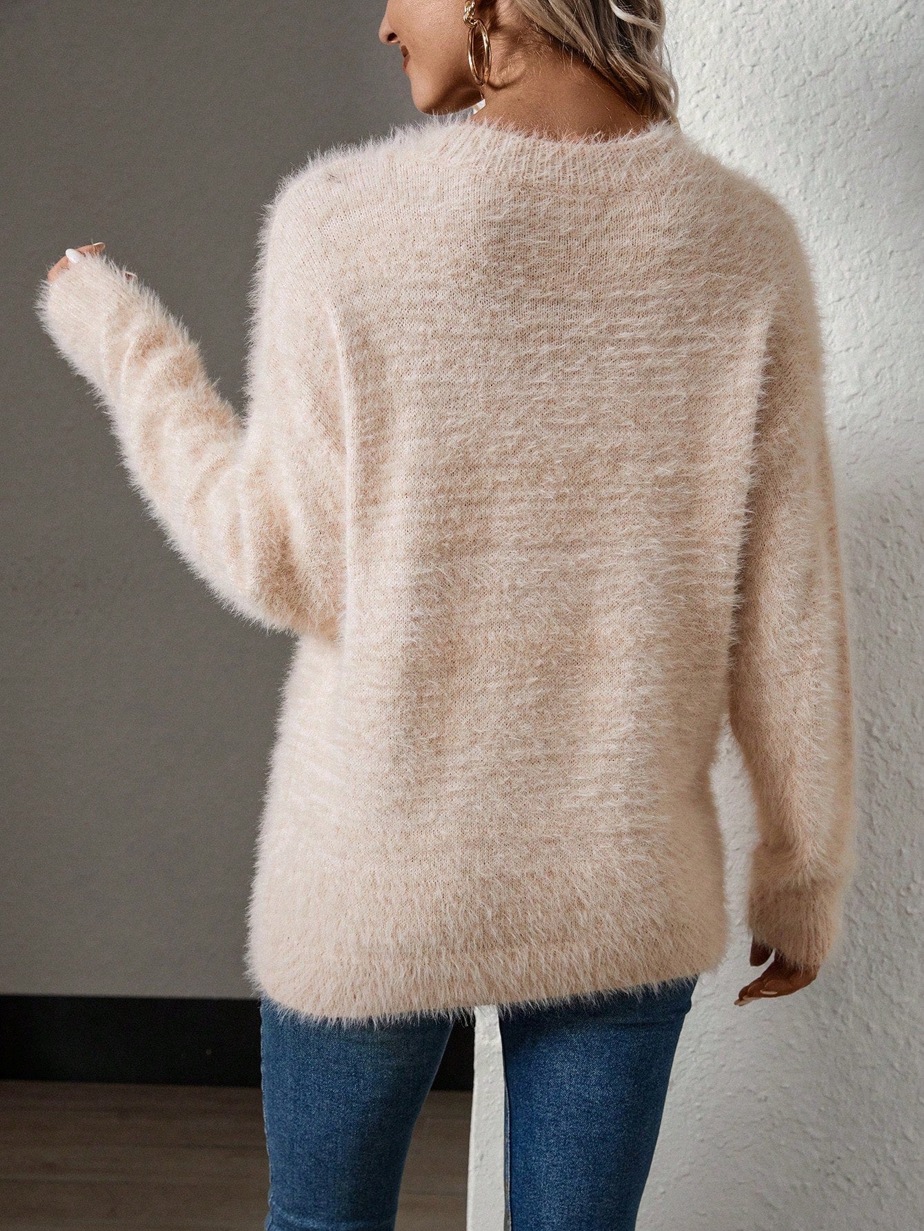 Cozy Chic: Relax Fluffy