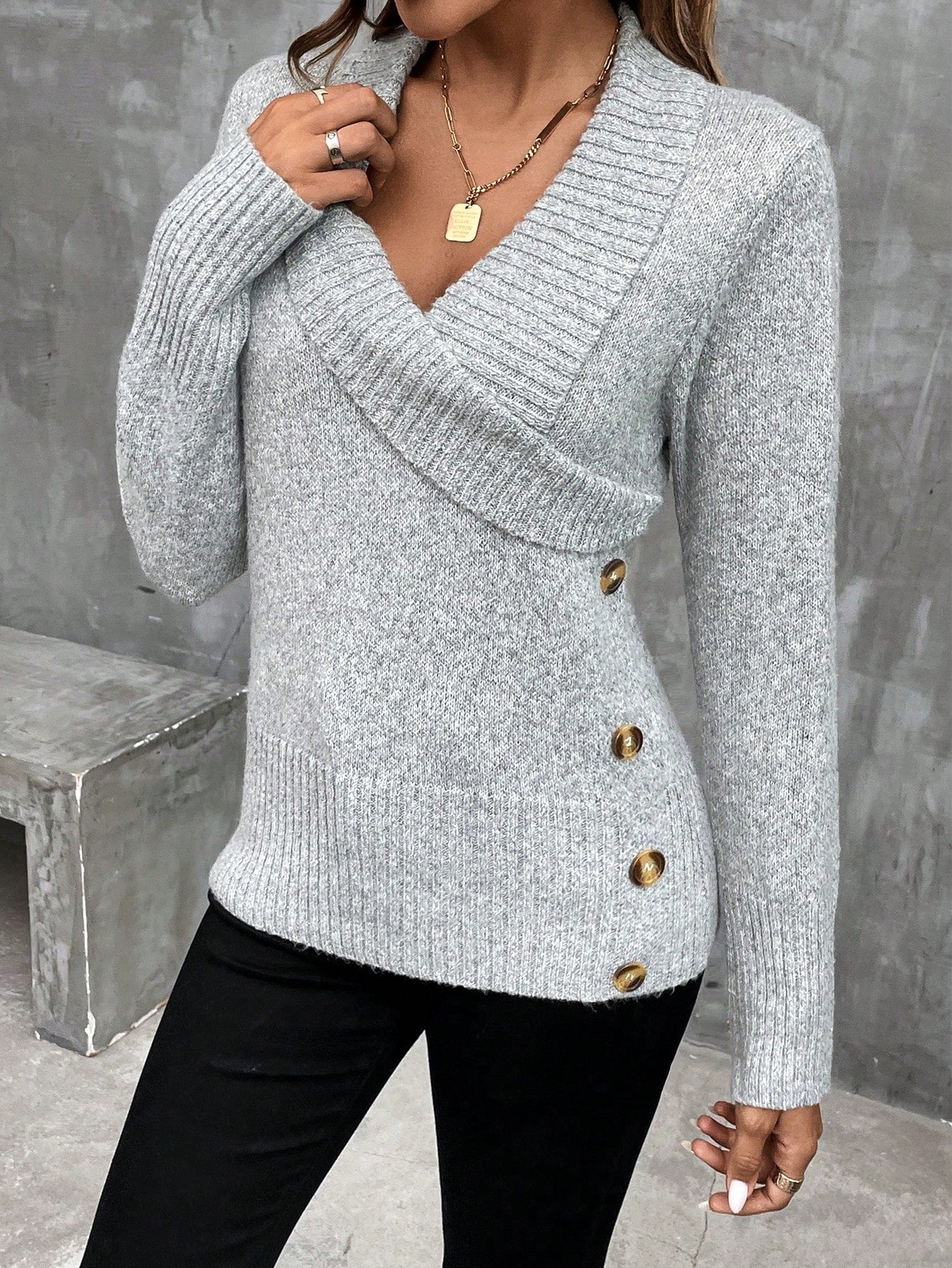 Chic & Cozy: Relaxiva Sweater with Button Details