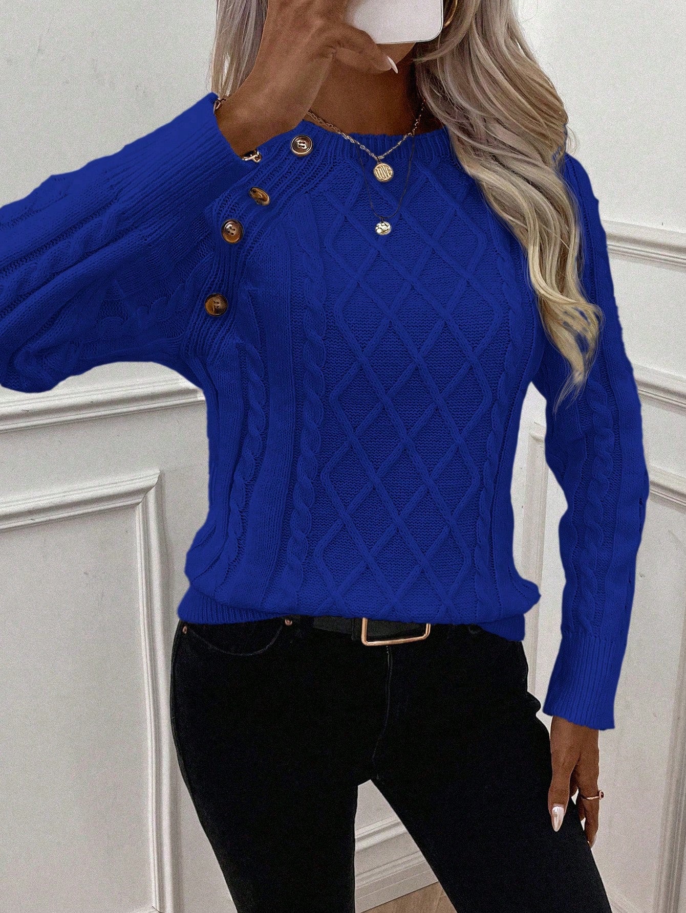 Chic LUNE Cable Sweater