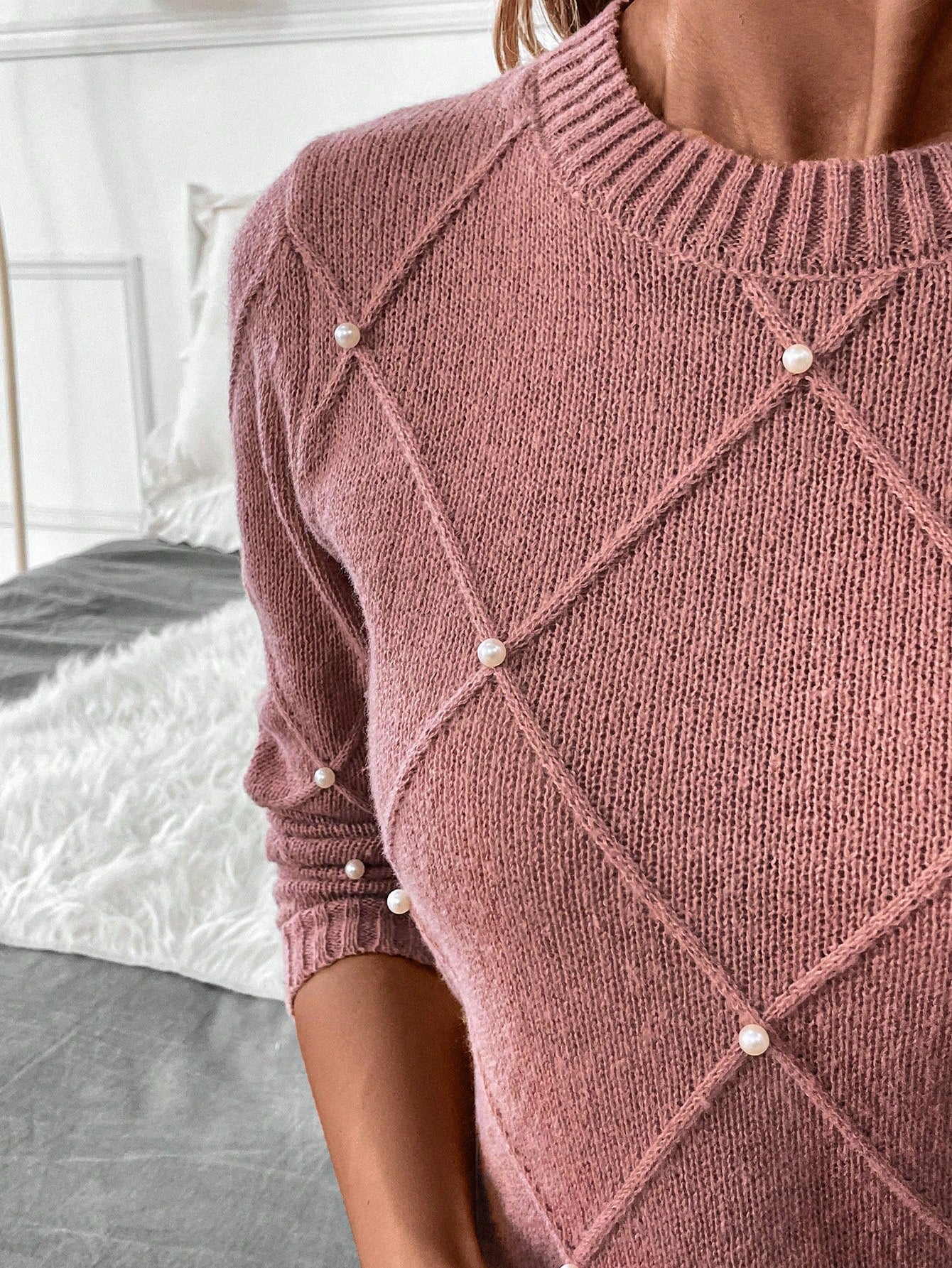 Chic Pearl Sweater - Winter Style & Special