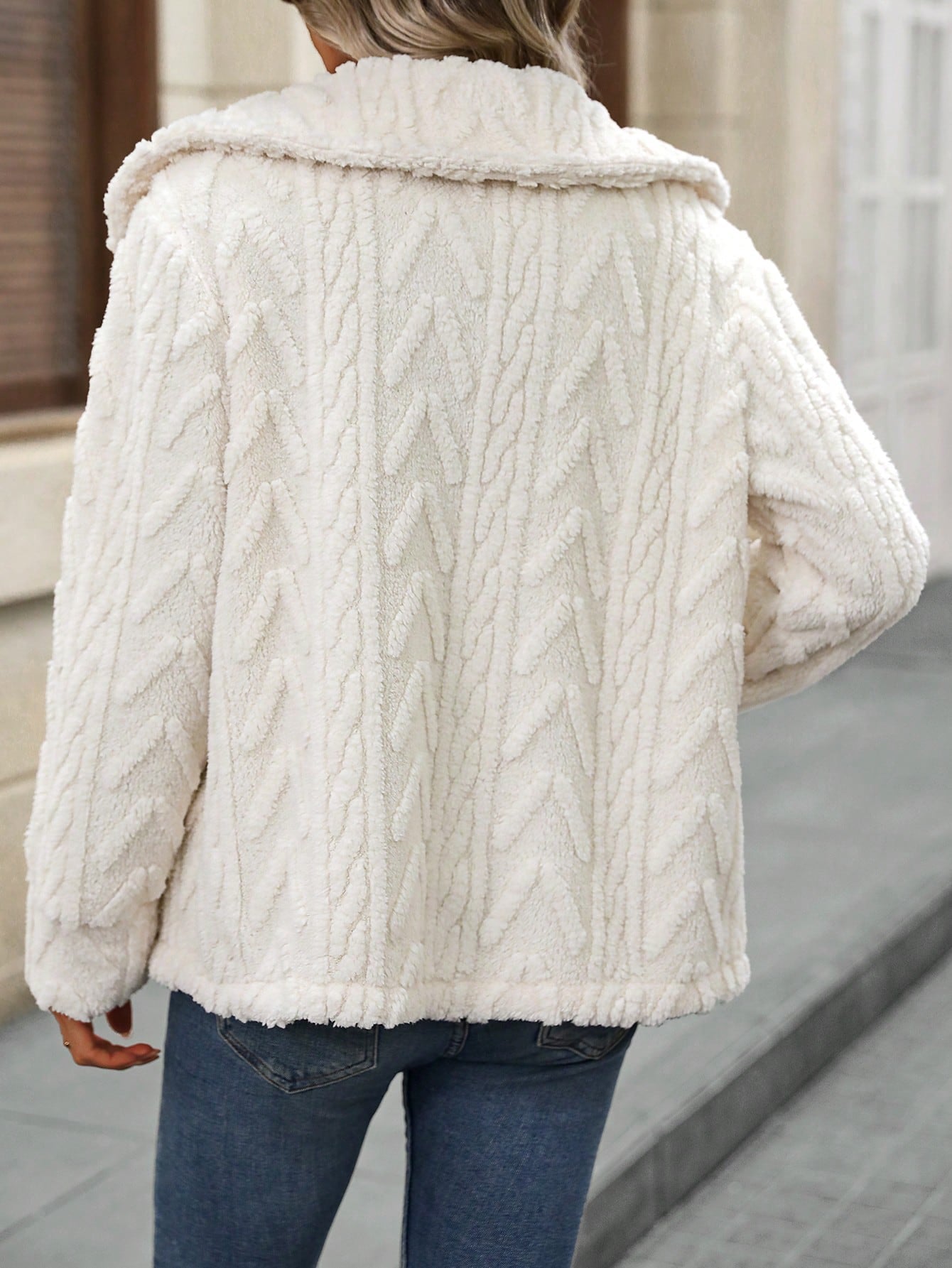 Cozy Chic: Teddy Winter Jacket