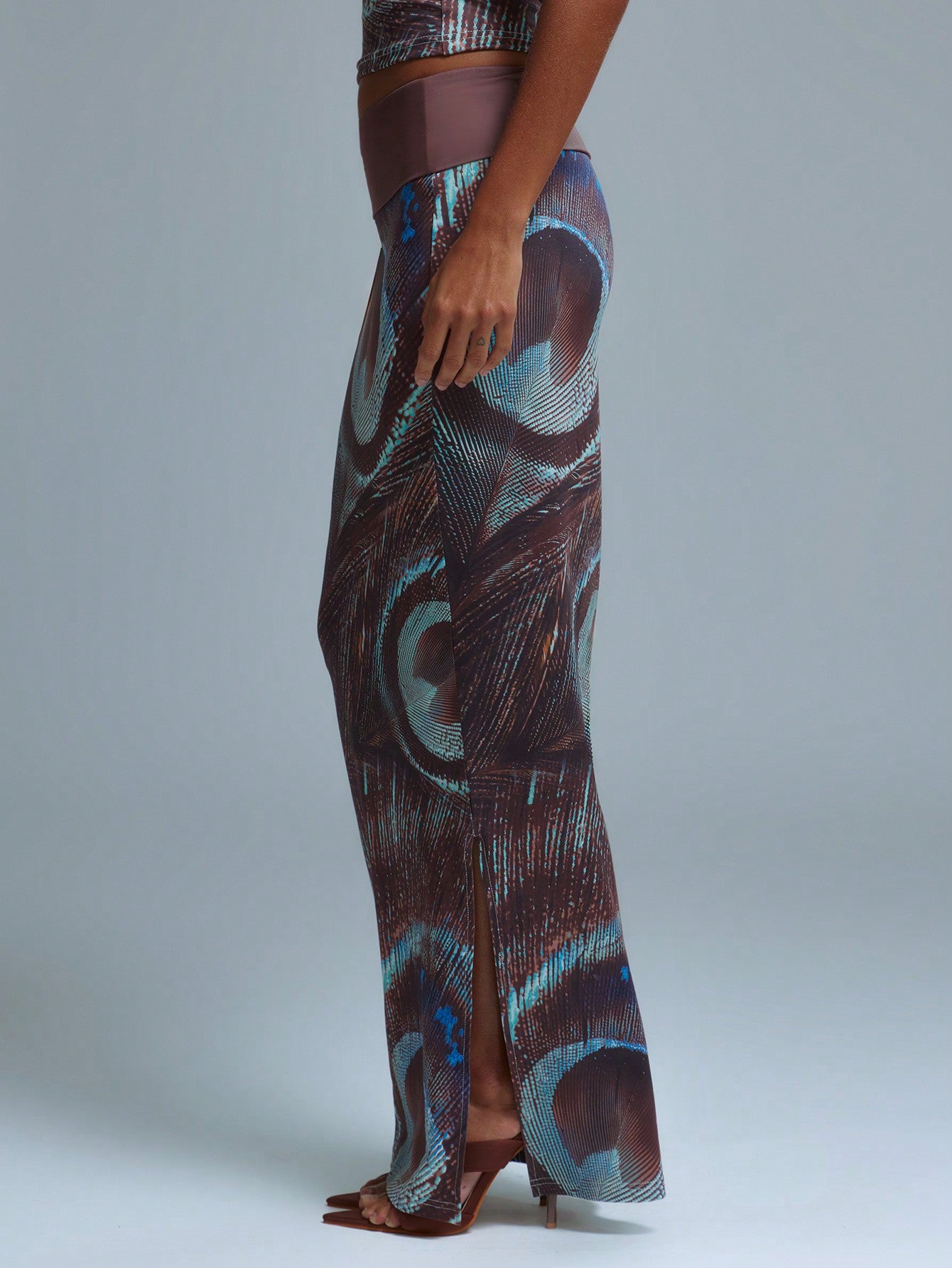 Chic & Cozy: MUSERA Fold-Over Waist Maxi Skirt for Winter Elegance