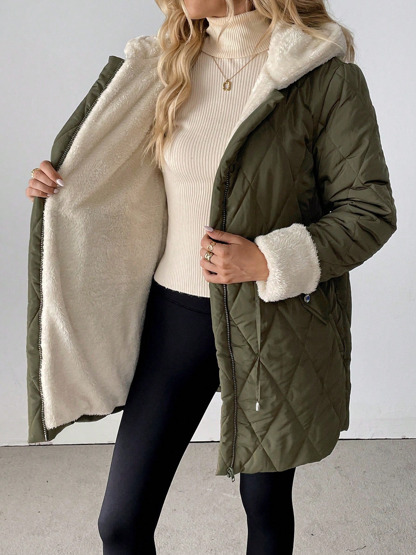 Cozy Chic: LUNE Casual Style