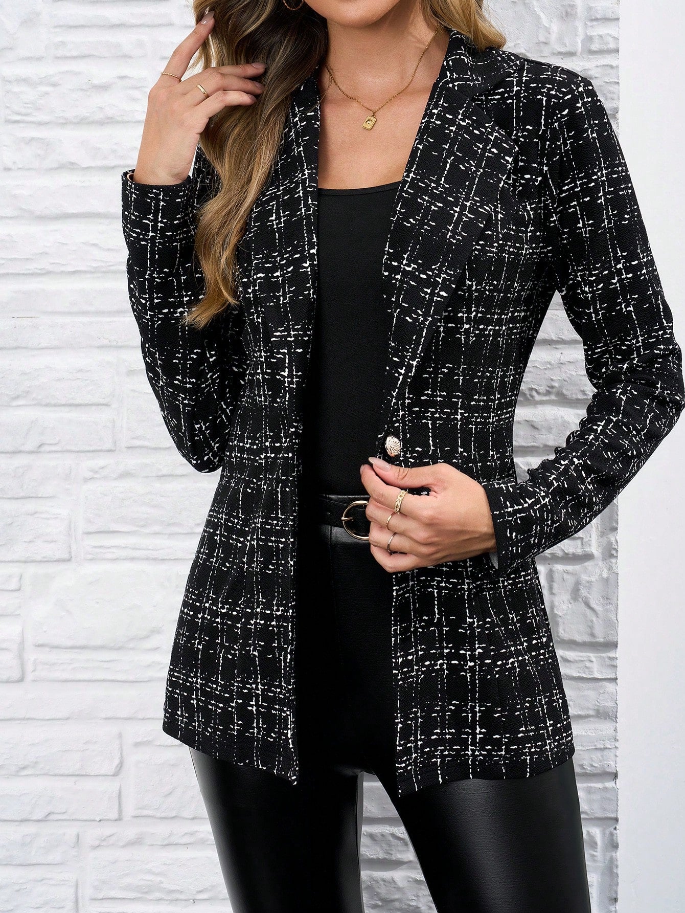 Chic Plaid Slim Fit Blazer for Effortless Autumn Elegance